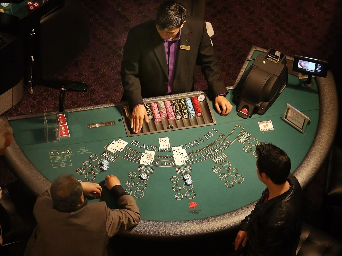 Lazybar Casino کیسینو میں پوکر گیمز